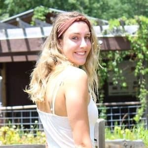 Meet your Posher, Beatriz