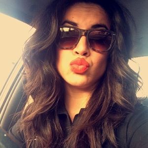 Meet your Posher, Laura