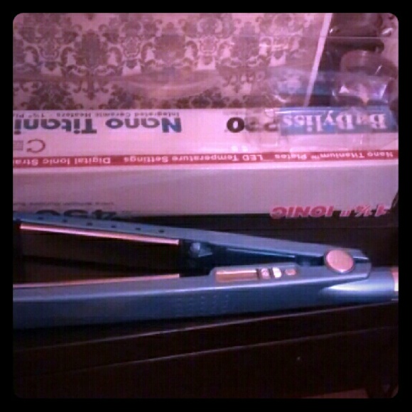 Babyliss pro nano titanium 1 1/4 straightener iron