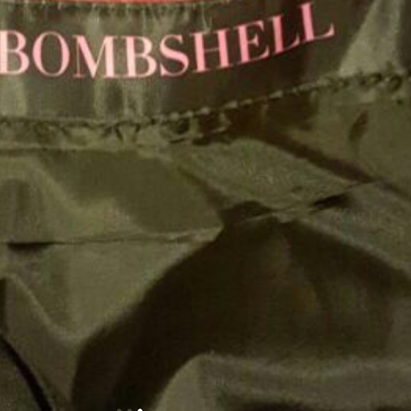 NWT...NEVER USED Victoria's secret Bombshell tote - Picture 3 of 4