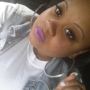 Meet your Posher, Brittney