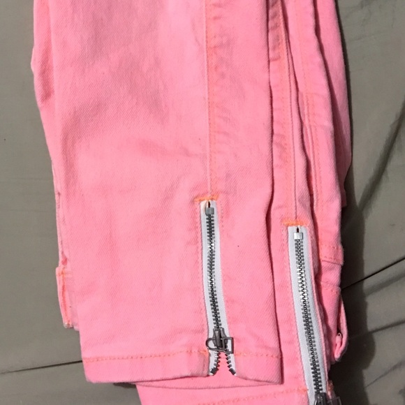 Hot Pink Levi Jeans - Picture 2 of 2