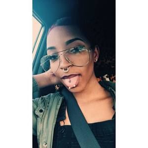 Meet your Posher, Taisha