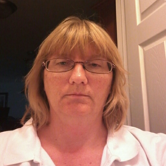 Meet your Posher, Belinda - Picture 1 of 1