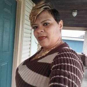 Meet your Posher, Yolanda