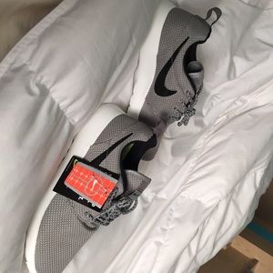 Grey Nike Roshe Runs Size 8 Womens