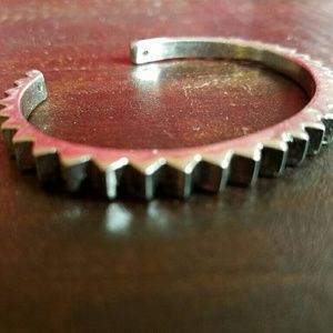 ❌❌SOLD❌❌solid silver colored bracelet