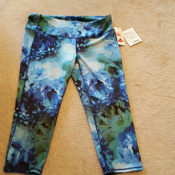 Athleta bloom chaturanga capri