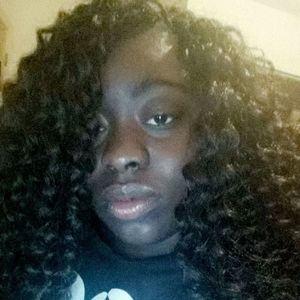 Meet your Posher, Shaquira