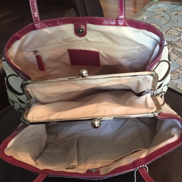 Coach handbag - Picture 2 of 3