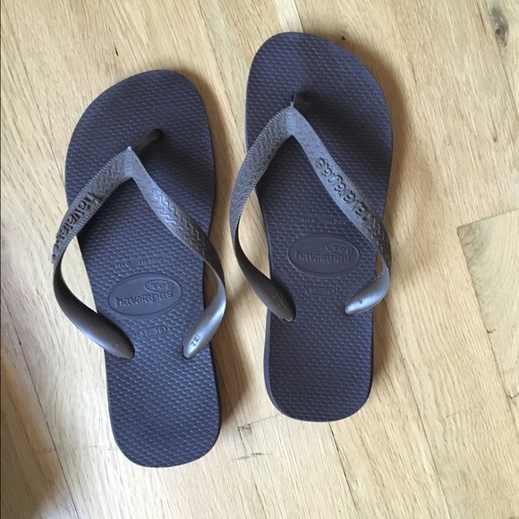 Brown Havaianas.Size 6.Worn once,perfect condition