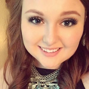 Meet your Posher, Monica