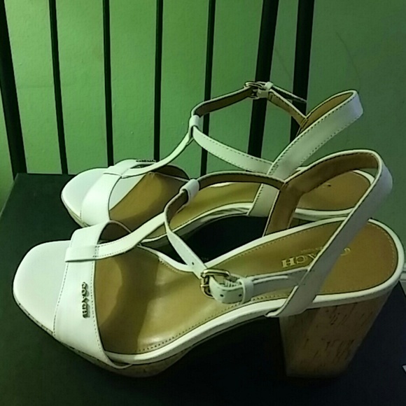 Heels - Picture 2 of 3