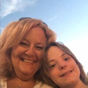 Meet your Posher, Debora