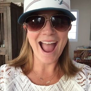 Meet your Posher, Carrie