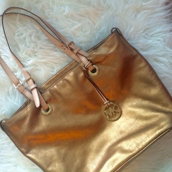 Michael Kors Jet Set Tote - Picture 4 of 4