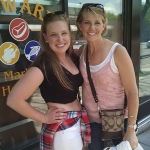 Meet your Posher, Abbie