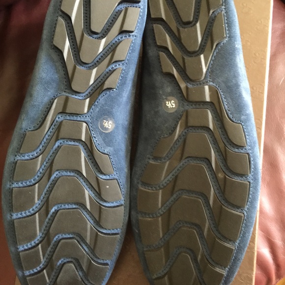 Gucci Blue Suede Driving Moccasins - Picture 3 of 3
