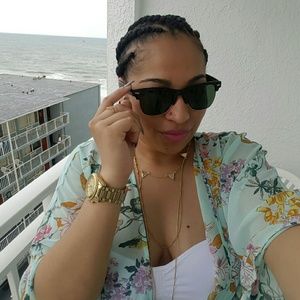 Meet your Posher, Whitney