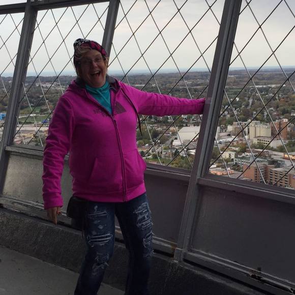 Meet your Posher, Lisa - Picture 1 of 1