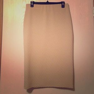 Knee length textured bodycon skirt size XL