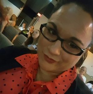 Meet your Posher, Lorinna