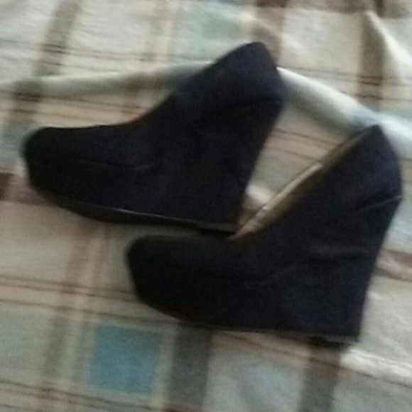 🚫SOLD🚫 ! Mossimo wedges sz 10 need to sell - Picture 2 of 3