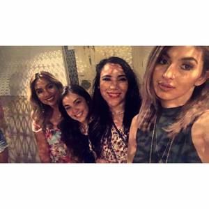 Meet your Posher, Mitzi