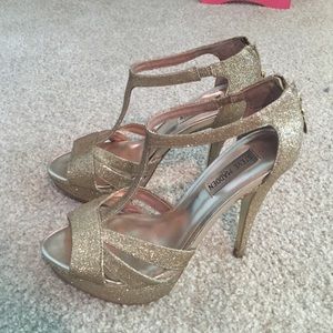 Steve Madden sparkly gold pumps