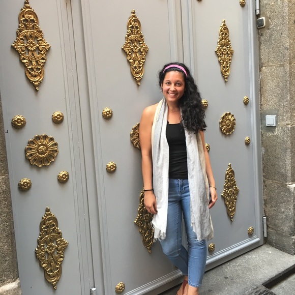✨Meet your Posher, Jess 🦋 - Picture 5 of 6