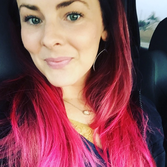 Meet your Posher! - Picture 2 of 2