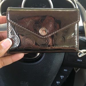 Michael kors iPhone 5 wristlet/phone holder