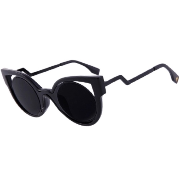 Quay Australia Accessories - Vintage Sunnies NWT