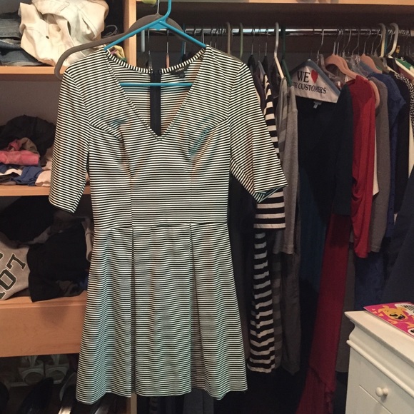 Guess black and white striped dress - Picture 1 of 2