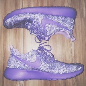 Nike Roshe Runs ✨ON SALE ALL DAY ✨