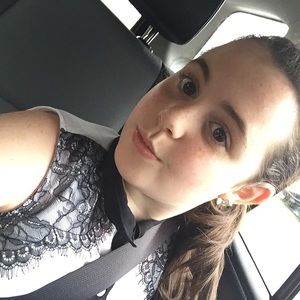 Meet your Posher, Chloe