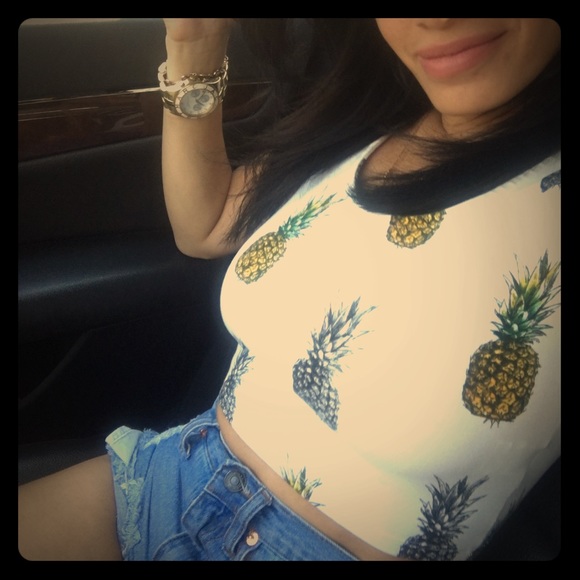 Pineapple crop top - Picture 1 of 1