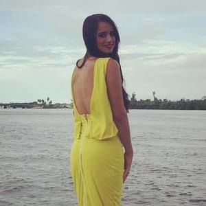 Meet your Posher, Isabel