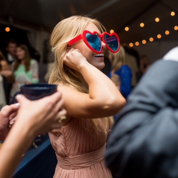 Hi, I'm Karmen! Check out my eclectic closet โ๐ผ๏ธ - Picture 2 of 3