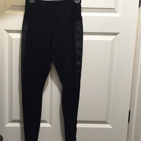 Leggings with faux leather sides