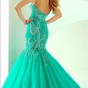 Emerald Prom Dress Tiffany style 16162 Size 4
