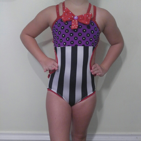 Cat in the hat - Picture 1 of 2