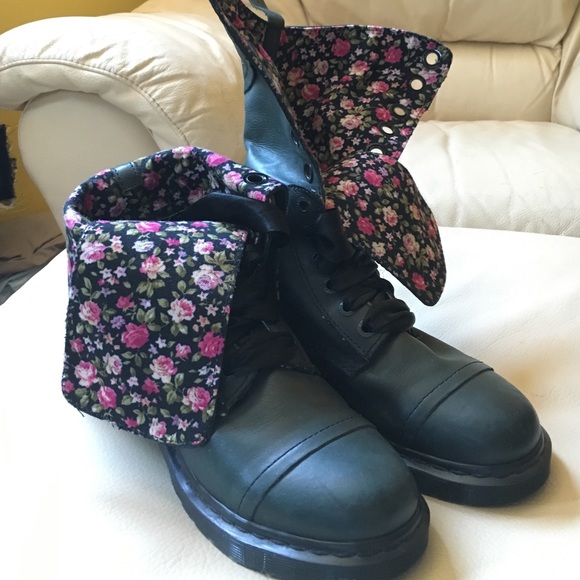 Size 10 Fold-Over Dr Martens