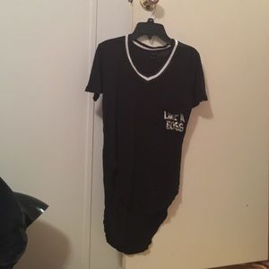A black shirt shirt that says "Like A Boss"