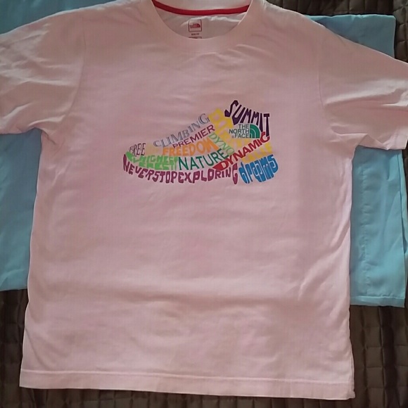 Women NORTH FACE SLIM FIT TSHIRT SIZE M