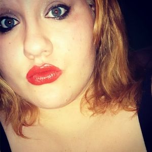 Meet your Posher, Justine