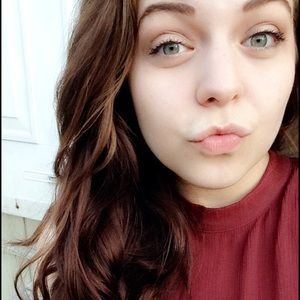 Meet your Posher, Maya