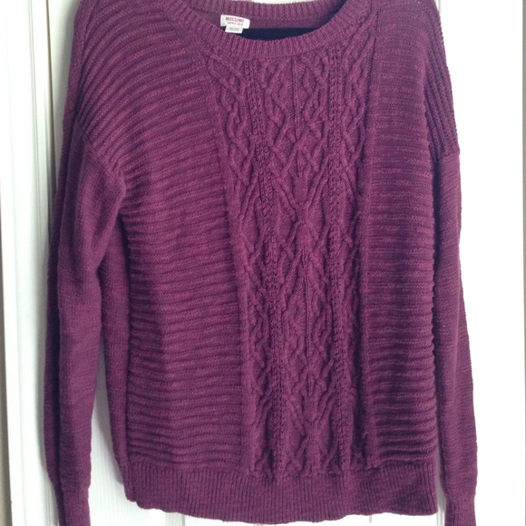 Maroon cable knit sweater