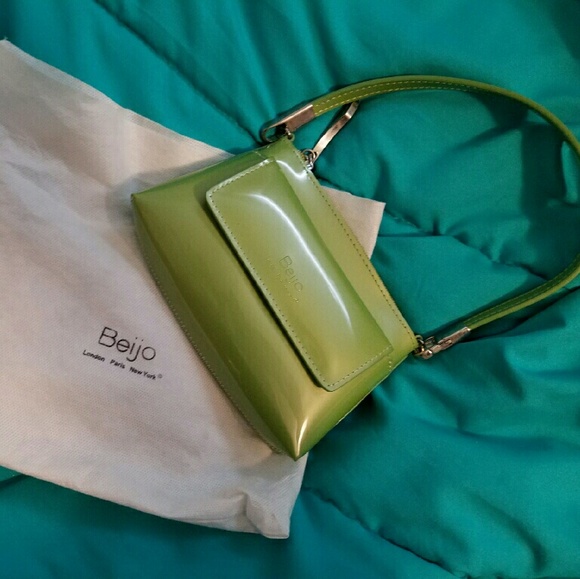 Beijo Wristlet