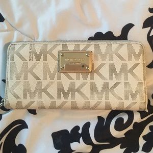 100% authentic Michael kors wallet